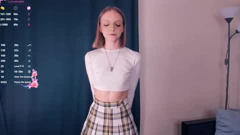 Snapshot of golden__dawn chatting on 4, 11, 2025 Jade online show from 4, 11, 2025