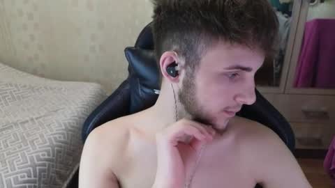 Golden boyyy21 online show from 15, 4, 2026