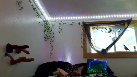 Snapshot of goldendelicious577600 chatting on 7, 5, 2026 XxPretentious PeachxX online show from 7, 5, 2026