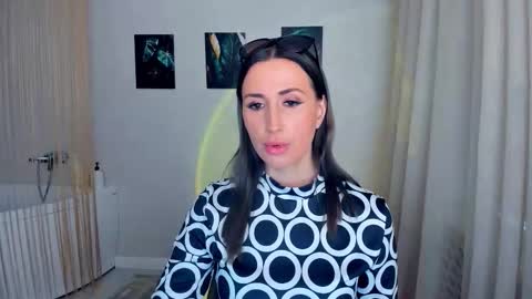 Olivia online show from 16, 3, 2026