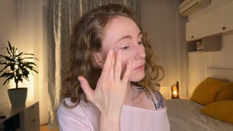 Polly online show from 2, 12, 2025