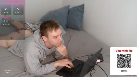 Snapshot of goodboibb2001 chatting on 28, 9, 2025 kylexo online show from 28, 9, 2025