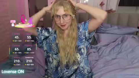 goodgirl0024 online show from 24, 2, 2025