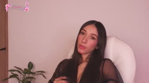 Snapshot of gorgeous_brunette chatting on 24, 6, 2026 Rose online show from 24, 6, 2026