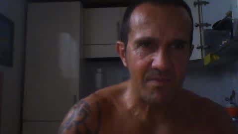 Snapshot of gorillonexxx chatting on 4, 8, 2026 gorillonexxx online show from 4, 8, 2026
