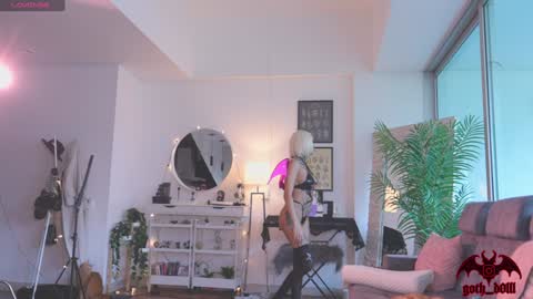 sophie  Special celebration a the beach 300k followers 3011 and 0112   online show from 29, 10, 2025