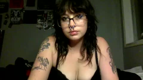 Snapshot of gothgoddessrose666 chatting on 5, 6, 2026 Goddessr0se online show from 5, 6, 2026