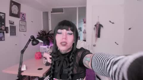hi my name is Elizabeth nice to meet you online show from 22, 10, 2025