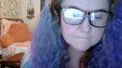 Snapshot of grateful42day chatting on 19, 5, 2026 grateful42day online show from 19, 5, 2026