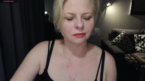 Snapshot of gray_swann chatting on 26, 2, 2025 Ray online show from 26, 2, 2025