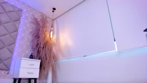 grayce blossoms24 online show from 28, 2, 2025