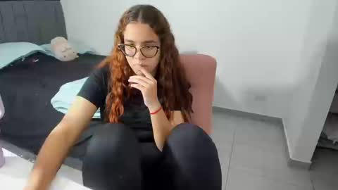 Snapshot of greciaruiz chatting on 15, 10, 2025 GreciaRuiz online show from 15, 10, 2025