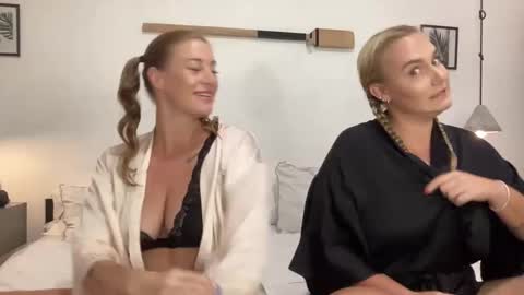 Snapshot of green_eyed_goddess_ chatting on 5, 1, 2025 Green Eyed Goddess online show from 5, 1, 2025