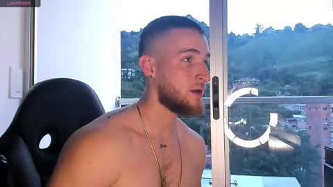 Snapshot of greeneyes_col chatting on 30, 1, 2025 Juan online show from 30, 1, 2025