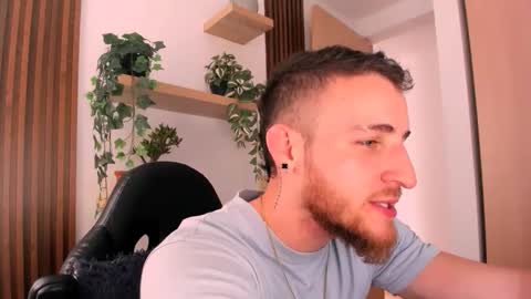 Snapshot of greeneyes_col chatting on 22, 11, 2025 Juan online show from 22, 11, 2025