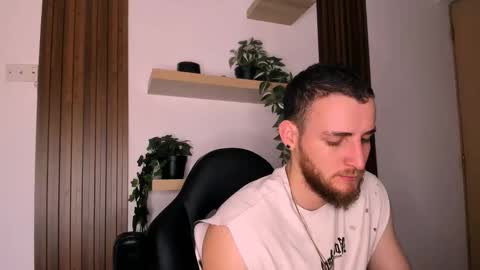 Snapshot of greeneyes_col chatting on 21, 12, 2025 Juan online show from 21, 12, 2025