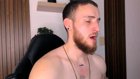 Snapshot of greeneyes_col chatting on 23, 12, 2025 Juan online show from 23, 12, 2025