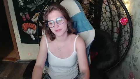 Snapshot of greenwitch9 chatting on 26, 6, 2026 Lina online show from 26, 6, 2026