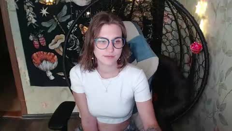 Snapshot of greenwitch9 chatting on 14, 7, 2026 Lina online show from 14, 7, 2026