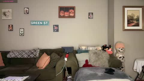 Snapshot of greenxxxqueen chatting on 19, 4, 2026 SexQueen Nikki online show from 19, 4, 2026