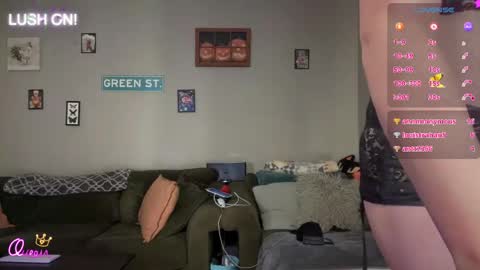 Snapshot of greenxxxqueen chatting on 20, 4, 2026 SexQueen Nikki online show from 20, 4, 2026