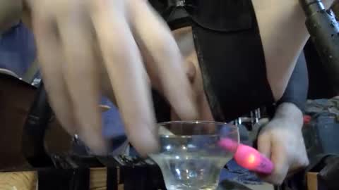 Snapshot of gregbball1 chatting on 21, 12, 2025 electrogee1 online show from 21, 12, 2025