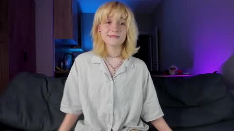 Greg-independent model online show from 8, 3, 2025