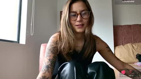 Snapshot of greta_miss chatting on 19, 12, 2025 Emmy online show from 19, 12, 2025