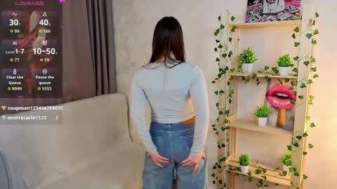 Snapshot of gretalinelle chatting on 25, 5, 2026 Cutie Ellie online show from 25, 5, 2026