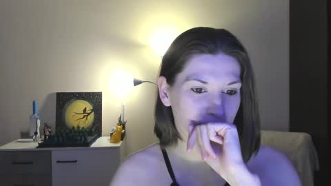 Snapshot of gretamiln chatting on 21, 12, 2024 Greta online show from 21, 12, 2024