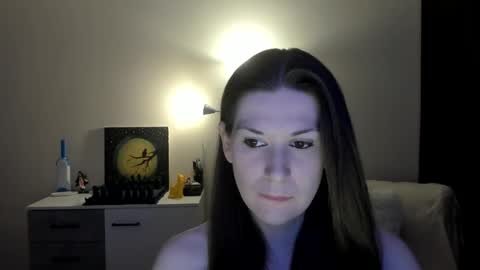 Snapshot of gretamiln chatting on 30, 10, 2025 Greta online show from 30, 10, 2025
