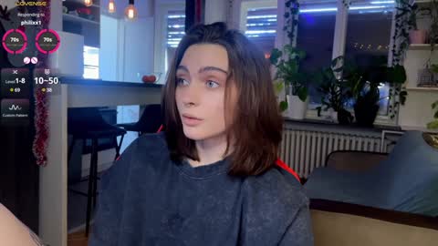 Snapshot of grinya_kh chatting on 2, 12, 2024 Alice online show from 2, 12, 2024