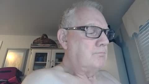 Snapshot of gspotlover1 chatting on 28, 10, 2025 Horny Daddy online show from 28, 10, 2025