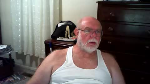 Snapshot of gtnolder60 chatting on 18, 4, 2026 Gary online show from 18, 4, 2026