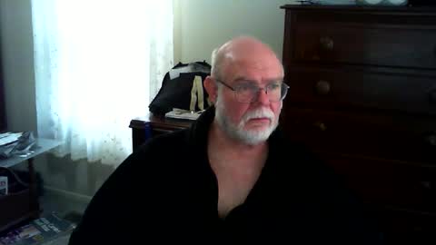 Snapshot of gtnolder60 chatting on 18, 4, 2026 Gary online show from 18, 4, 2026