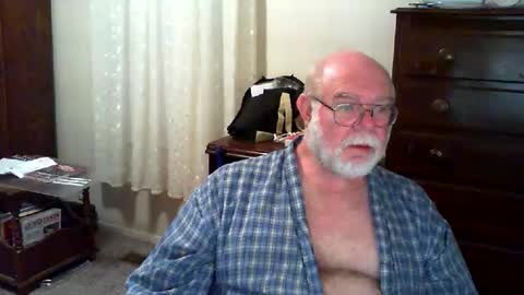 Snapshot of gtnolder60 chatting on 19, 5, 2026 Gary online show from 19, 5, 2026