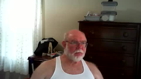 Snapshot of gtnolder60 chatting on 20, 5, 2026 Gary online show from 20, 5, 2026