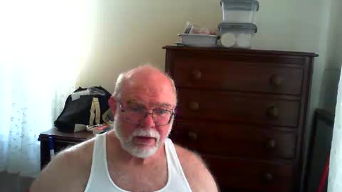 Snapshot of gtnolder60 chatting on 29, 5, 2026 Gary online show from 29, 5, 2026