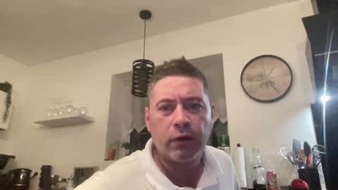 Snapshot of guil0 chatting on 1, 3, 2026 guil0 online show from 1, 3, 2026