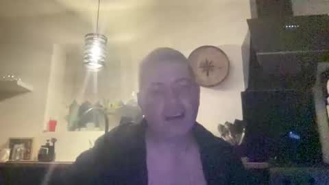 Snapshot of guil0 chatting on 7, 3, 2026 guil0 online show from 7, 3, 2026