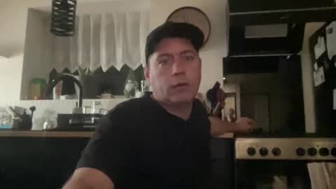 Snapshot of guil0 chatting on 26, 3, 2026 guil0 online show from 26, 3, 2026