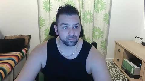 Snapshot of guillaume666286050 chatting on 8, 2, 2026 guillaume666286050 online show from 8, 2, 2026