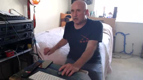 Snapshot of guitarsexgod2 chatting on 22, 6, 2026 guitarsexgod2 online show from 22, 6, 2026