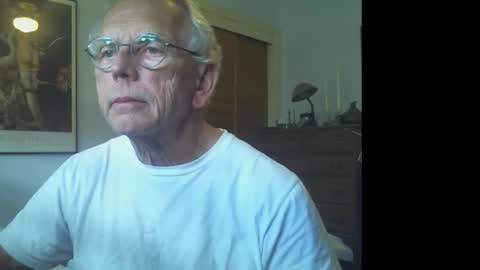 Snapshot of gulfcoast1952 chatting on 29, 3, 2026 Roy online show from 29, 3, 2026