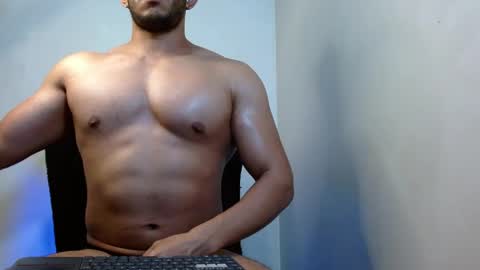 Snapshot of gurushake chatting on 26, 5, 2026 holl latino online show from 26, 5, 2026