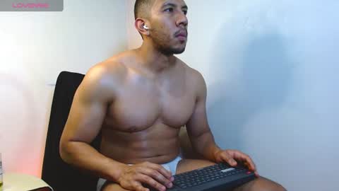 holl latino online show from 4, 7, 2026