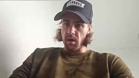 Snapshot of gusmuss chatting on 19, 10, 2025 Jamie online show from 19, 10, 2025