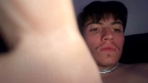 Snapshot of gustavog79 chatting on 15, 4, 2026 gustavog79 online show from 15, 4, 2026