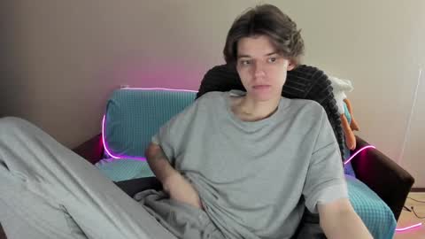 guy_liam1 online show from 2, 2, 2025