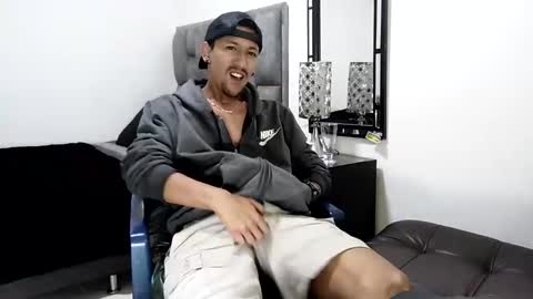 Snapshot of guykarim chatting on 31, 12, 2024 karim online show from 31, 12, 2024